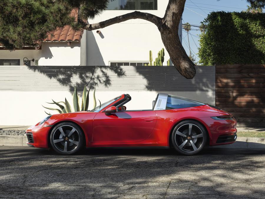  Porsche 911 Targa 4 (992) 2020 года  (WW) (фото 10 из 43)